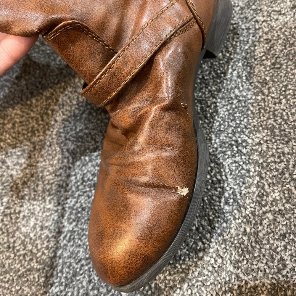 Brash branded brown boots size 6 in womans